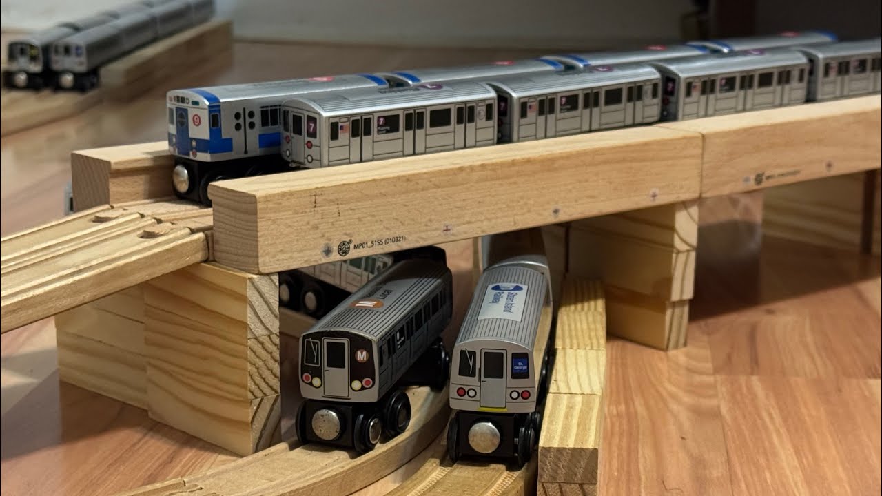 Munipals R15 9 R62 7 R142 5 R46 A R160 W + Brown M train layout 