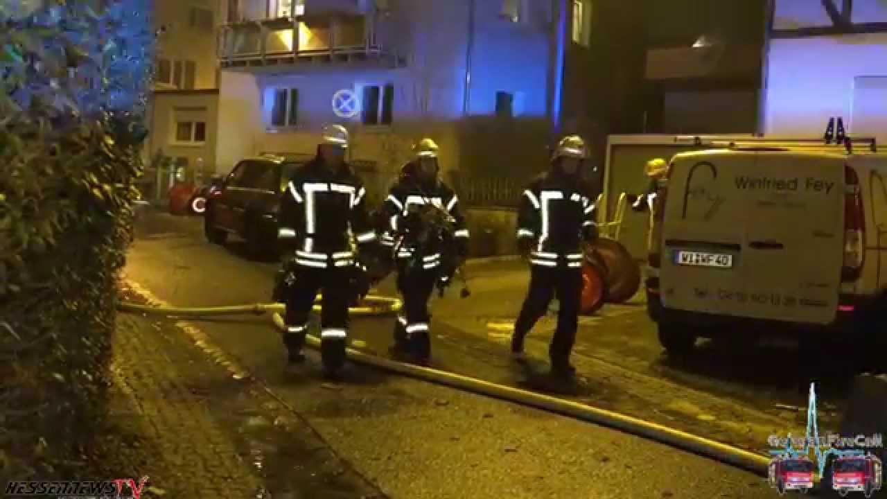 [10 MINUTEN EINSATZFAHRTEN & DACHSTUHL-VOLLBRAND] Silvester-Großeinsatz der Feuerwehr Wiesbaden