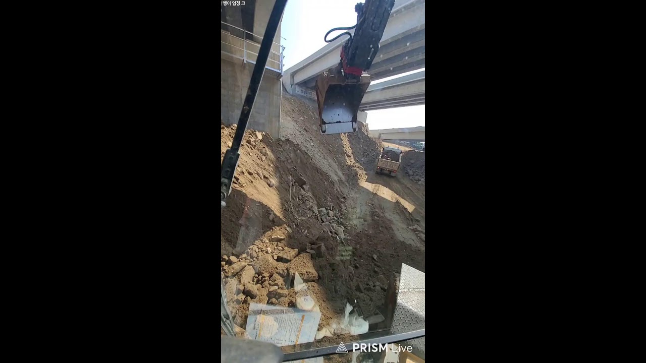행복 포크레인 굴삭기 굴착기 포크레인 excavator operate