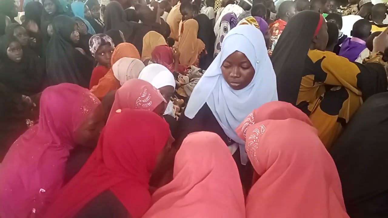 Qaswida: Mabinti na wanafunzi kutoka msikiti wa imamu jafari swadiq a.s mwandiga 