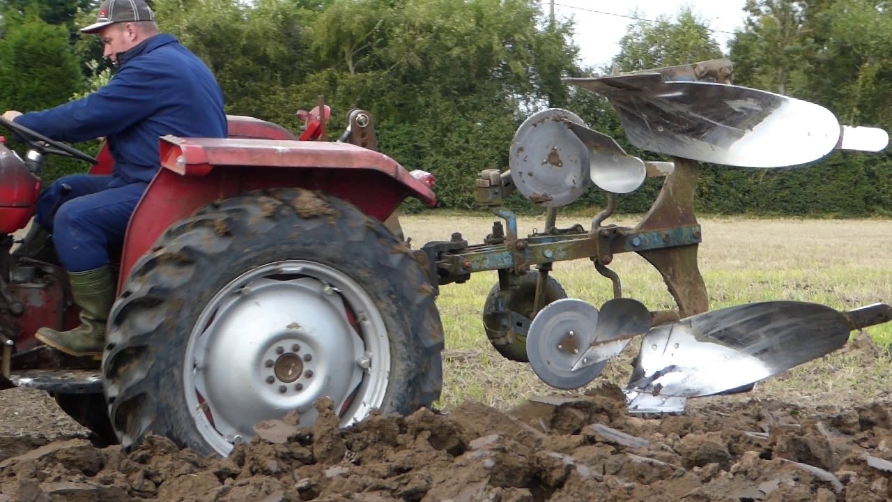 MASSEY FERGUSON 135 & RANSOMES TS80 SINGLE FURROW PLOUGH.