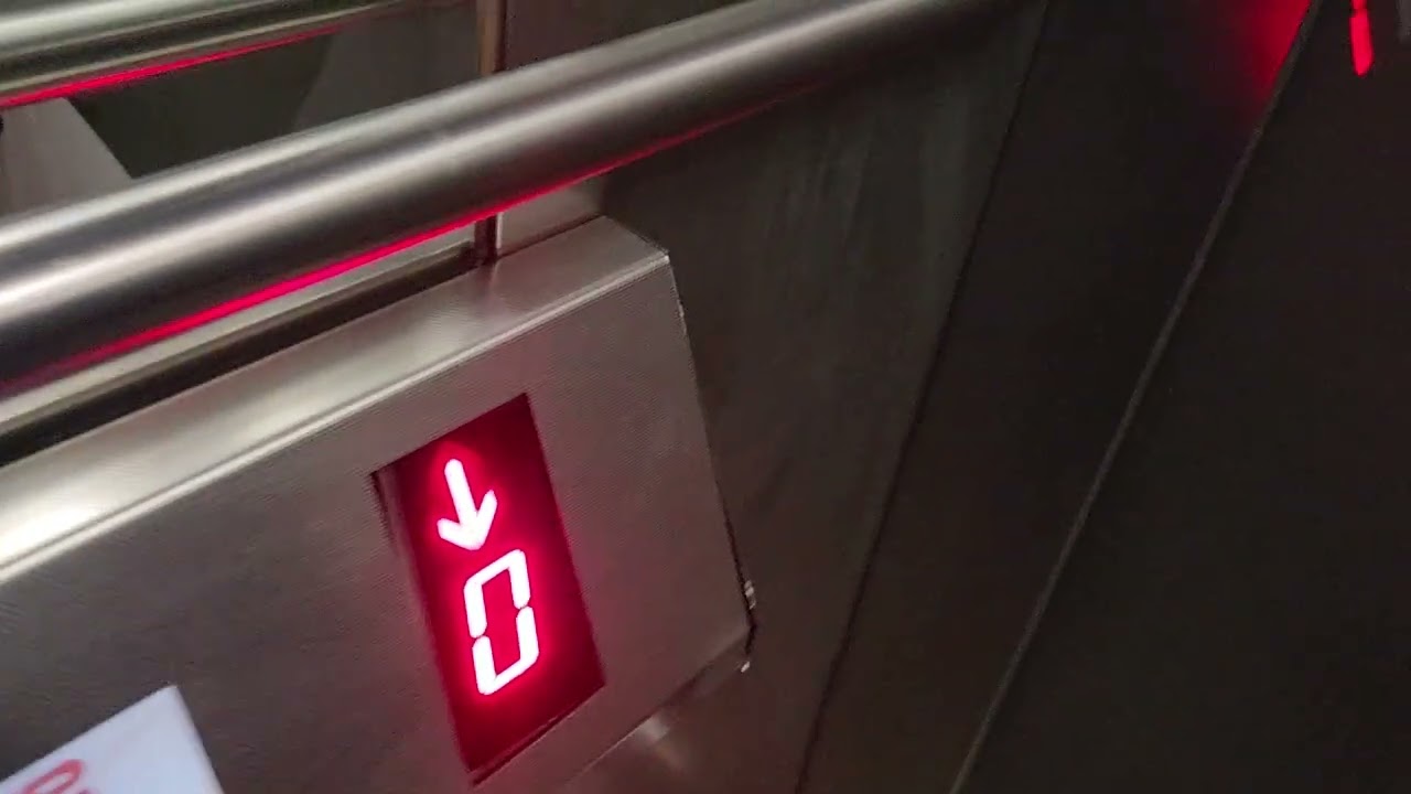 Door Shakes Badly!! 2012 A3 Ake Lift In Emek İstasyonu M1 Nilüfer, Bursa, Turkey (Going Down)
