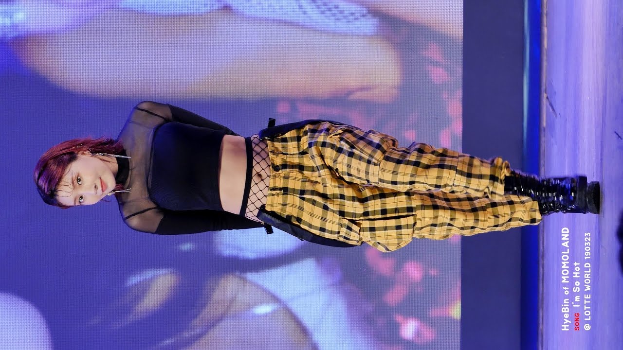 HyeBin of MOMOLAND - I'm So Hot(LOTTE WORLD190323)