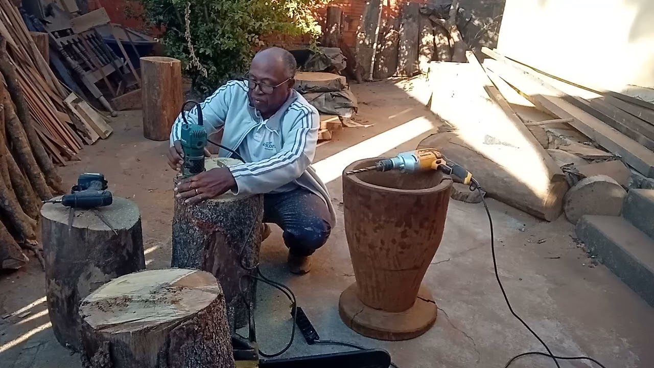 Projeto de um pilão vertical de formato de taça 