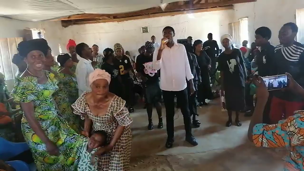 Senga mukwashi avec Baraka-compatissant 