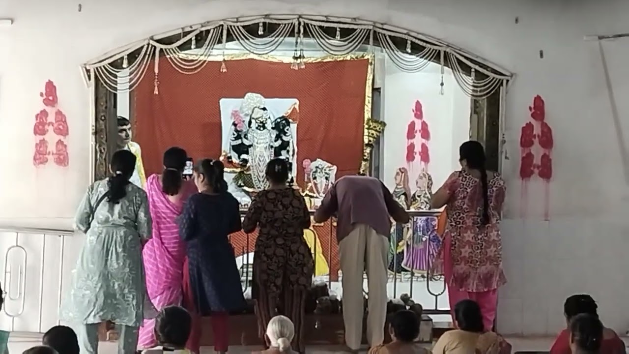 नवनीत प्रिया जी हवेली, नंदनवन सोसाइटी, राजकोट, श्रृंगार दर्शन, आज दिनांक 10 7 25 गुरुपौर्णिमा 