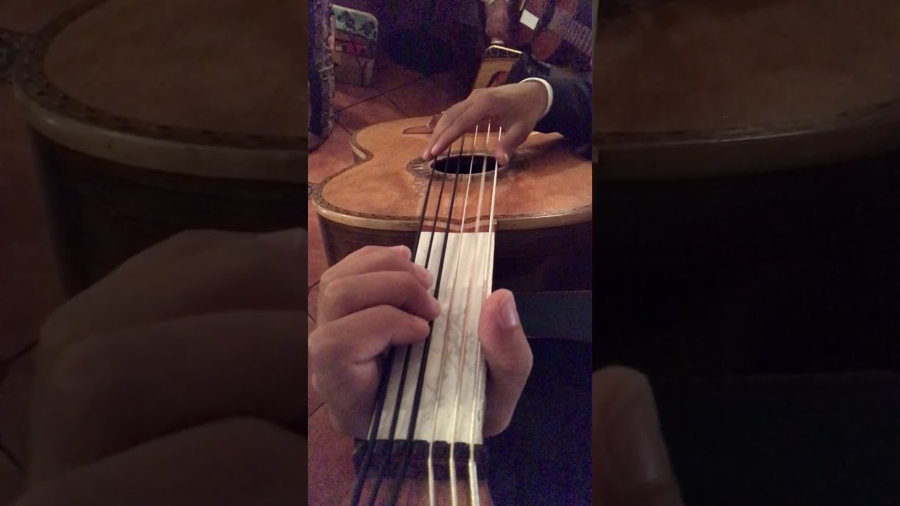 Mariachi Imperial - Me Cai De La Nube