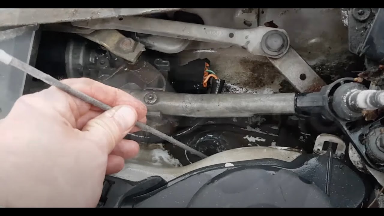 Cambio motor limpiaparabrisas - Changer le moteur d'essuie-glace renault Clio 3 phase 1