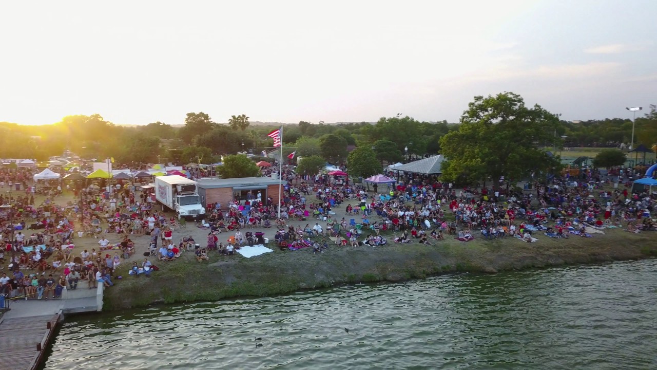 4th of July Show at Woodlawn Lake San Antonio 2017