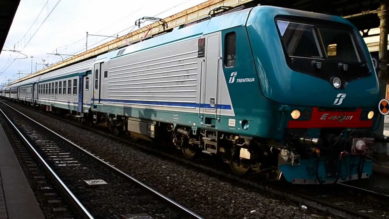 (HD) FS Trenitalia E.464 en la estaci&oacute;n de Arezzo, Toscana, Italia