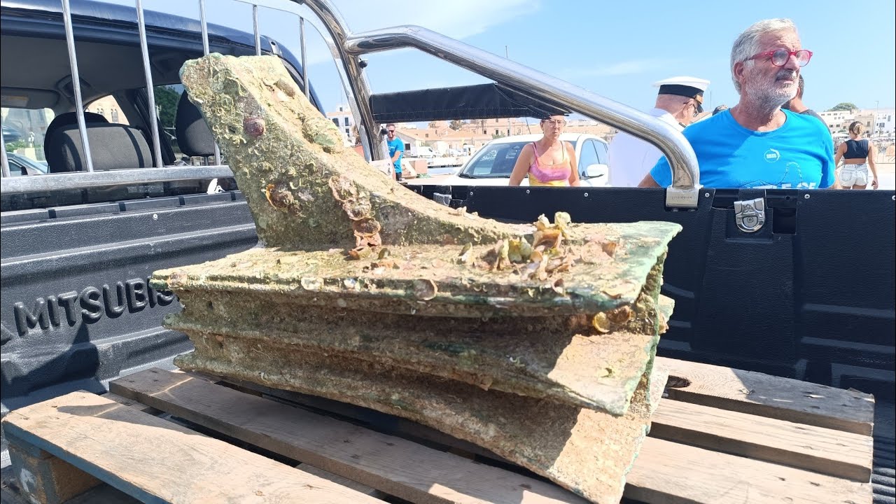 Rostro romano recuperato nell'area della Battaglia delle Egadi. Ipotizzata la presenza di una nave