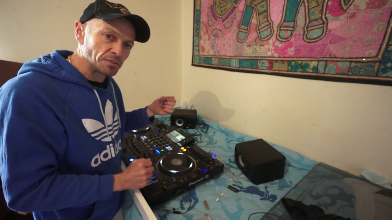 PIONEER DJ DM-40BT BLUE TOOTH POWERED SPEAKERS DEMO REVIEW BY ELLASKINS