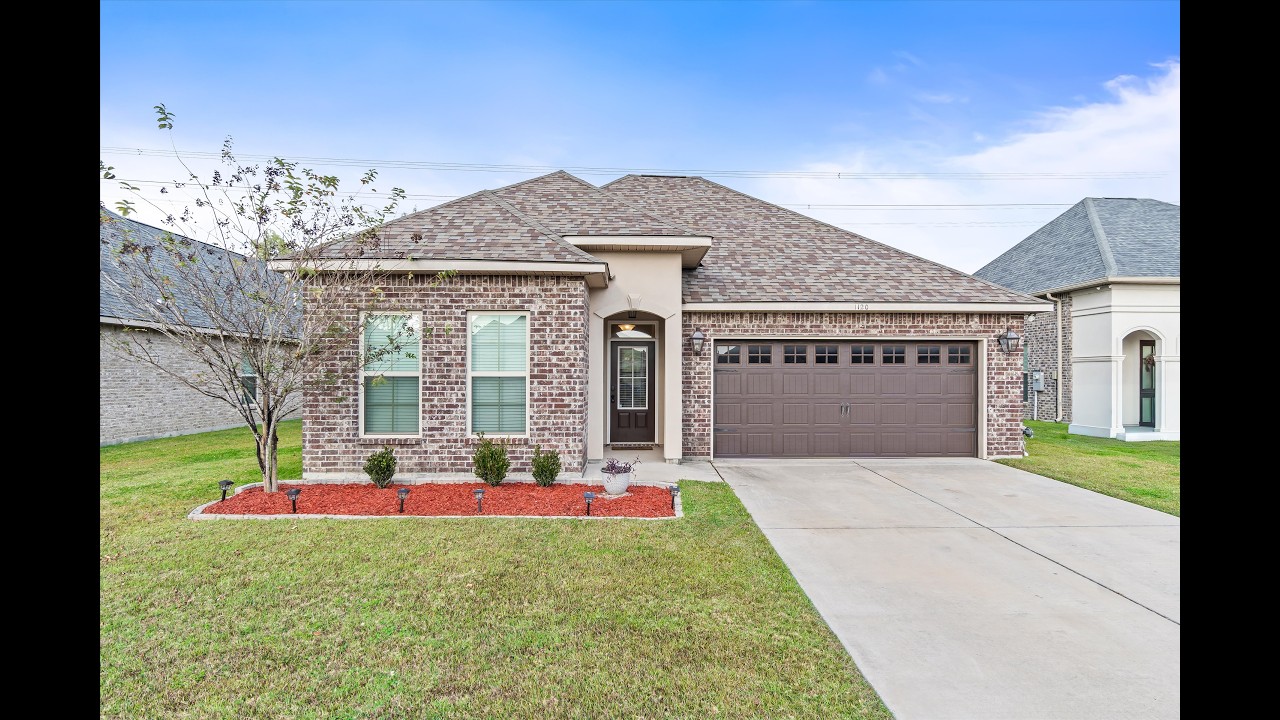 Gonzales Home For Sale | 1120 Lakehaven Dr.