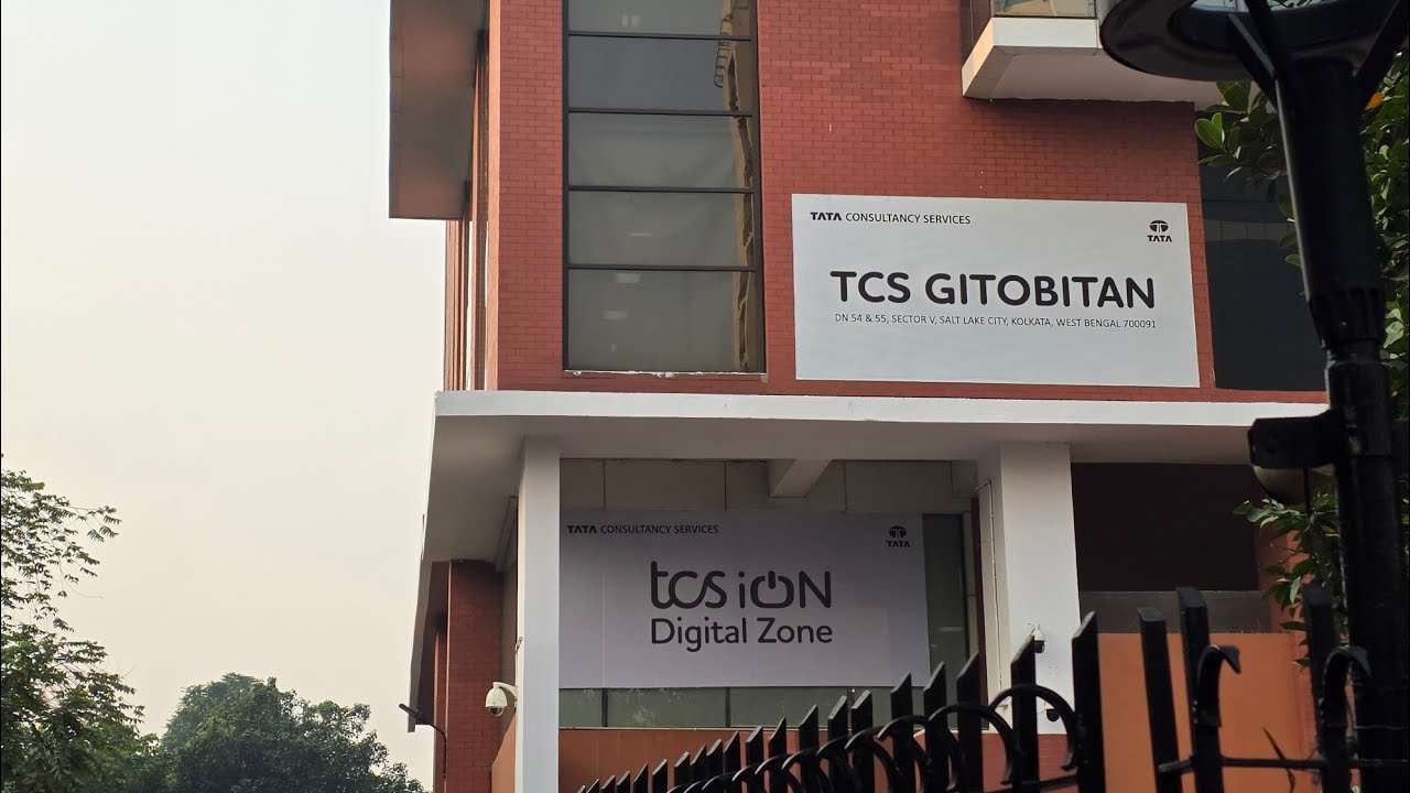 CAT 2025 1st Shift Exam Live from Kolkata TCS Gitobitan #gyanmarg #gyanmargadmission #catexam2025