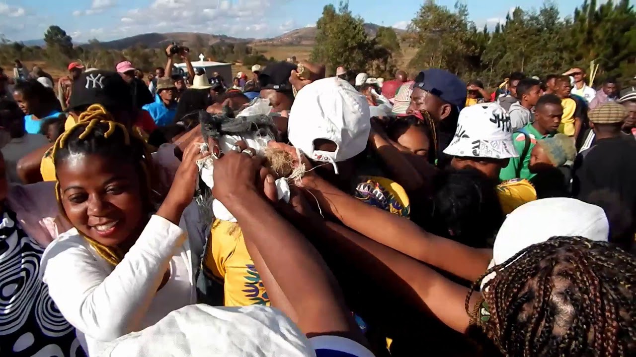 Madagascar Hommage aux ancêtres