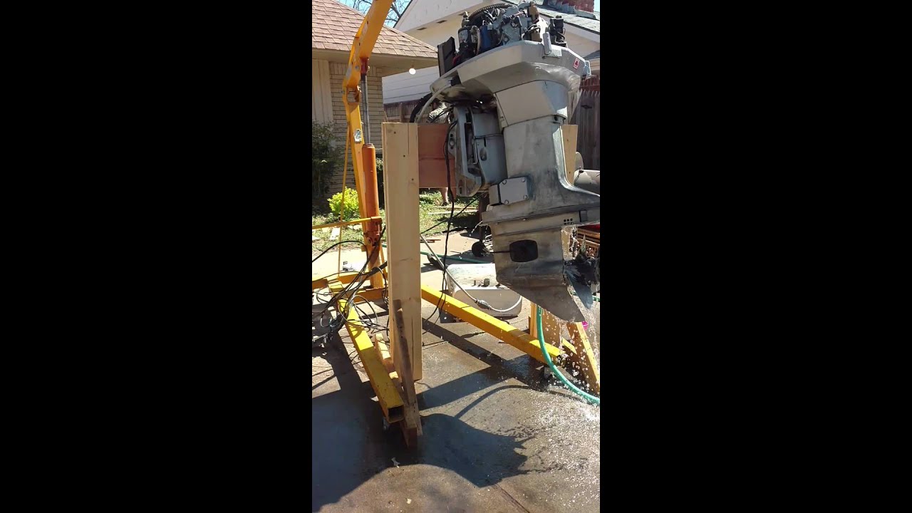 1981 Evinrude, 90hp with electric tilt/trim.  with Controls and battery