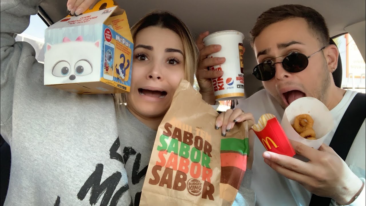 COMENDO TUDO O QUE A PESSOA DA FRENTE PEDIU!