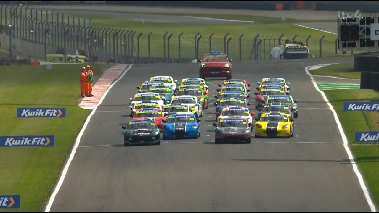 2022 Ginetta Junior - Round 3 Donington