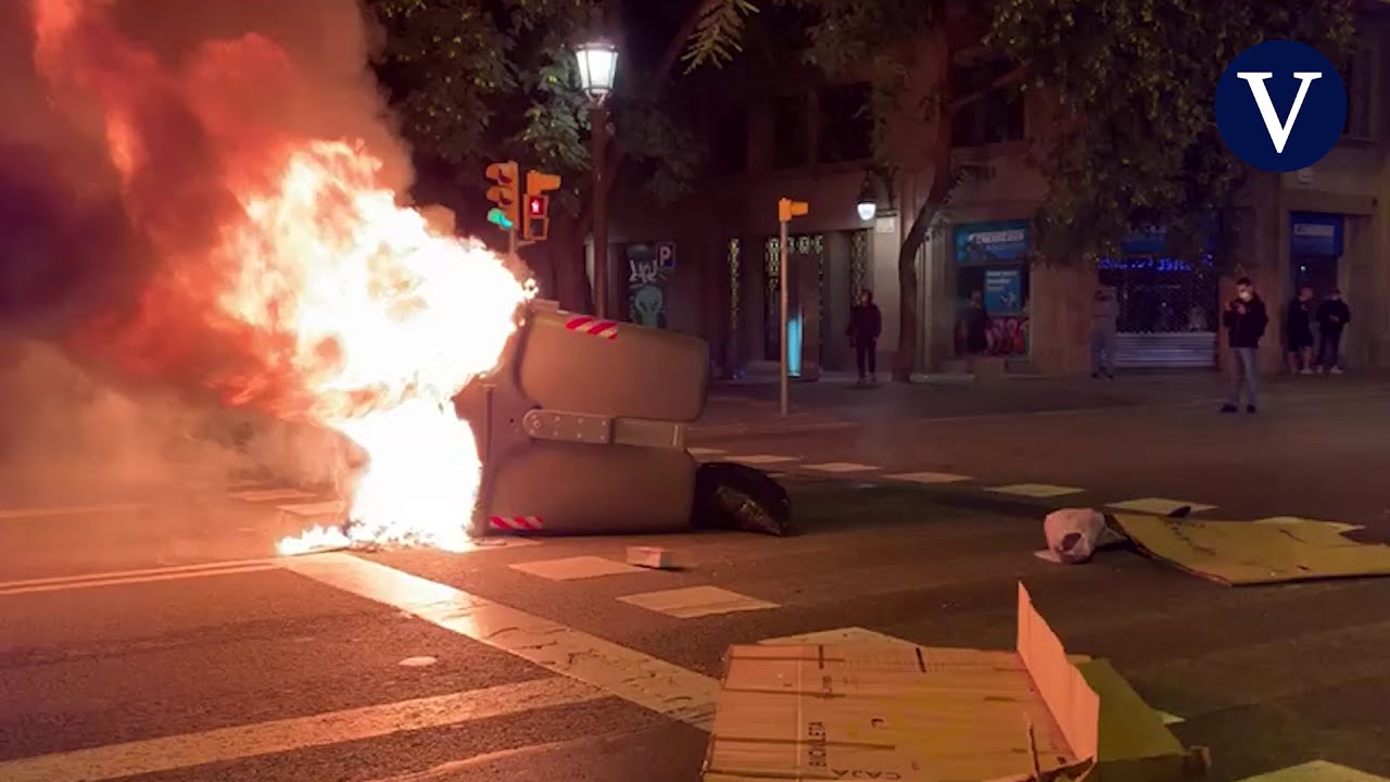 Altercados en el centro de Barcelona durante una protesta contra las restricciones