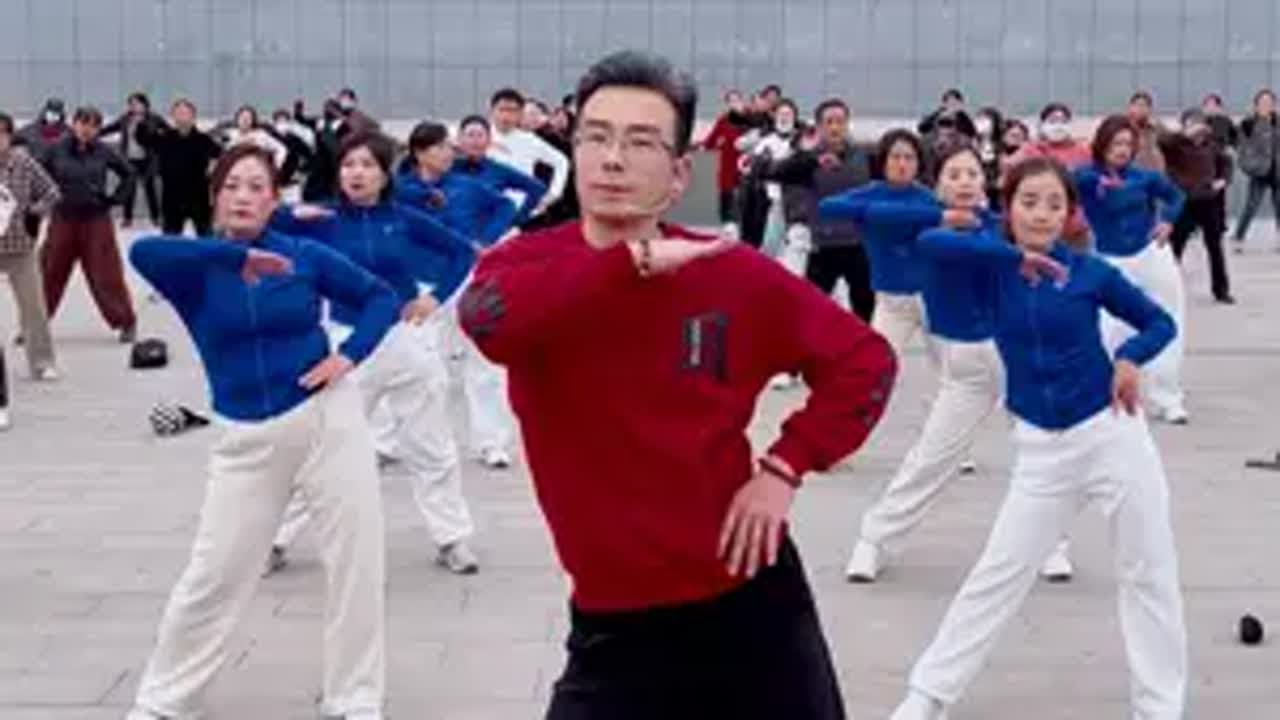 抖音全民健身计划 适合所有人的健身动作 跟我一起做运动 坚持锻炼给自己一个好身体 健身操