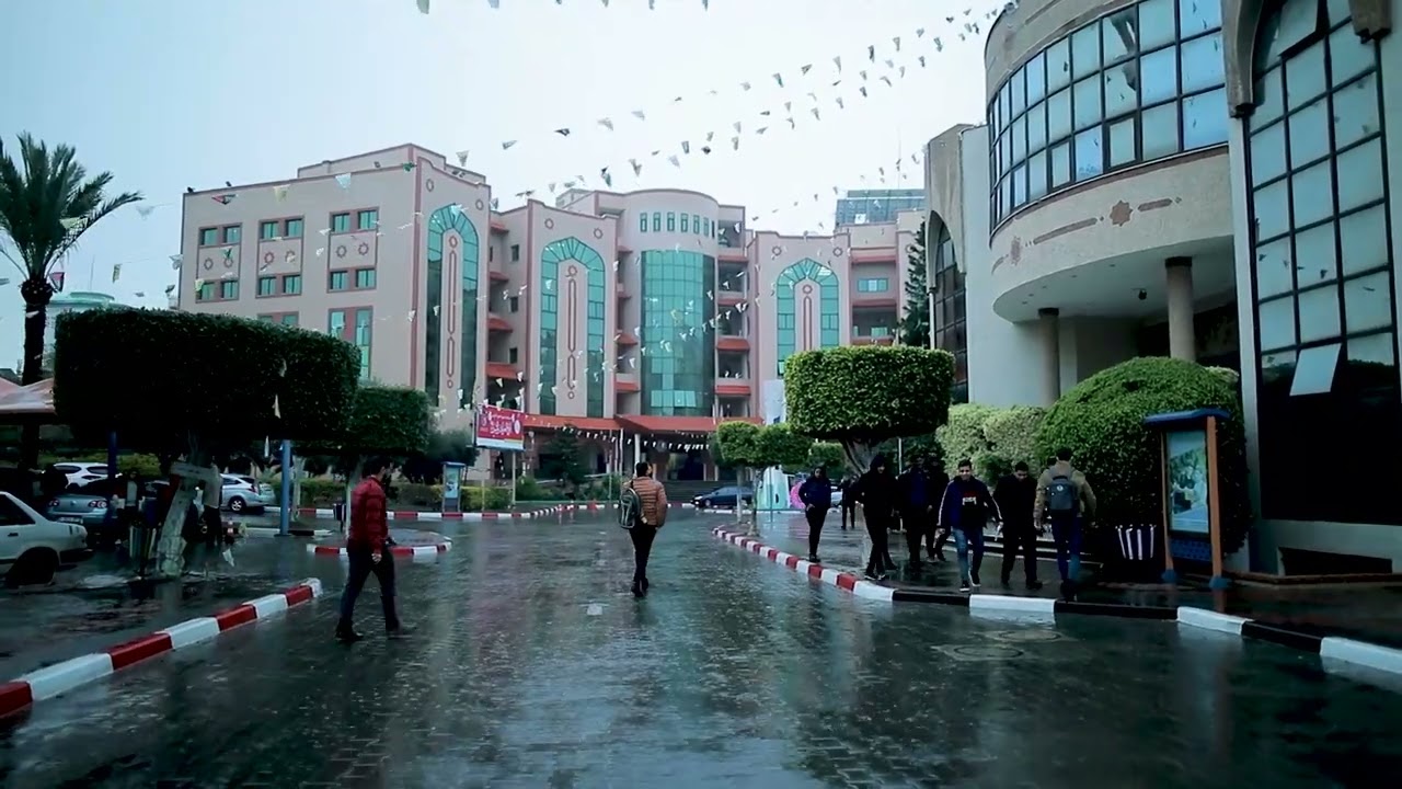 الأجواء الجميلة للمطر في الجامعة الإسلامية