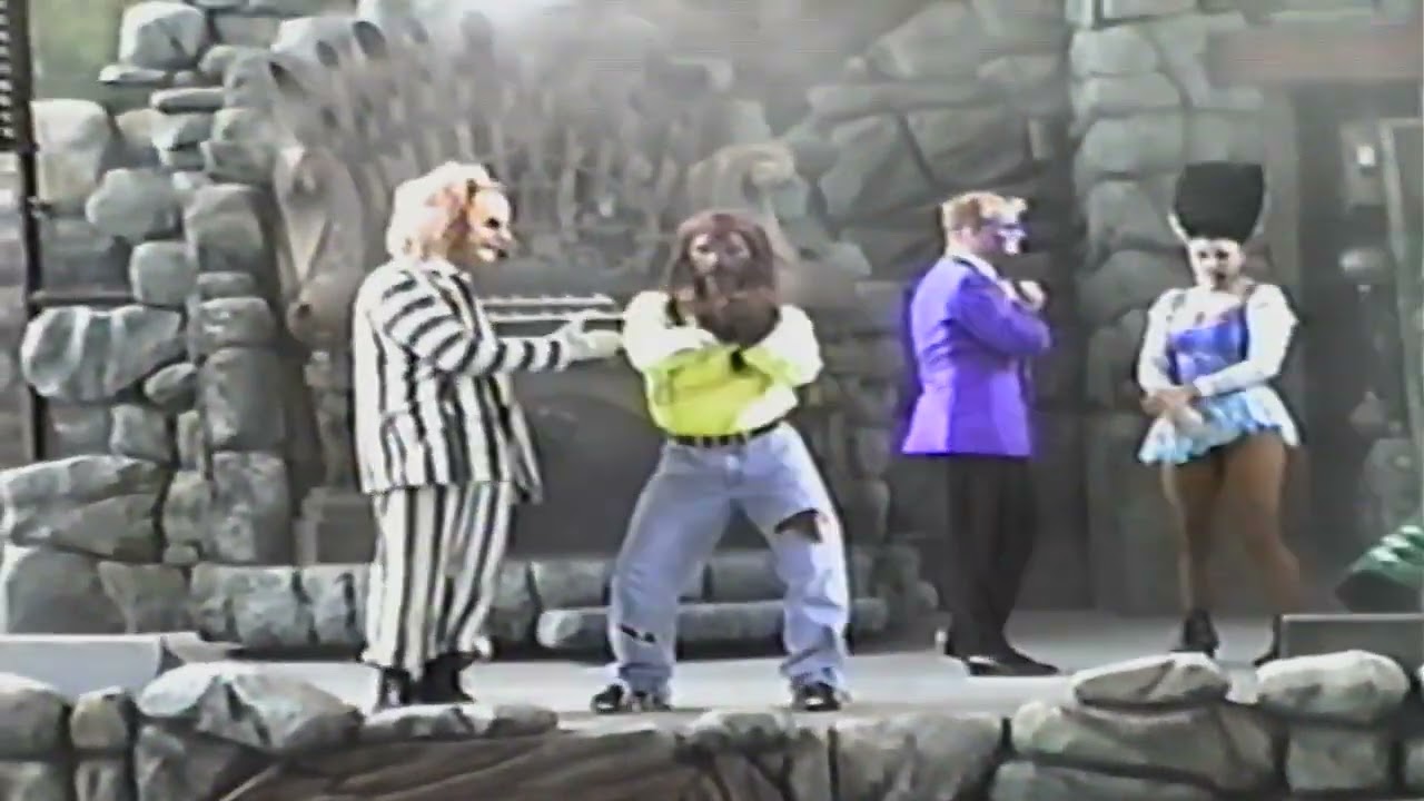 Beetlejuice Graveyard Revue-Me as Wolfie