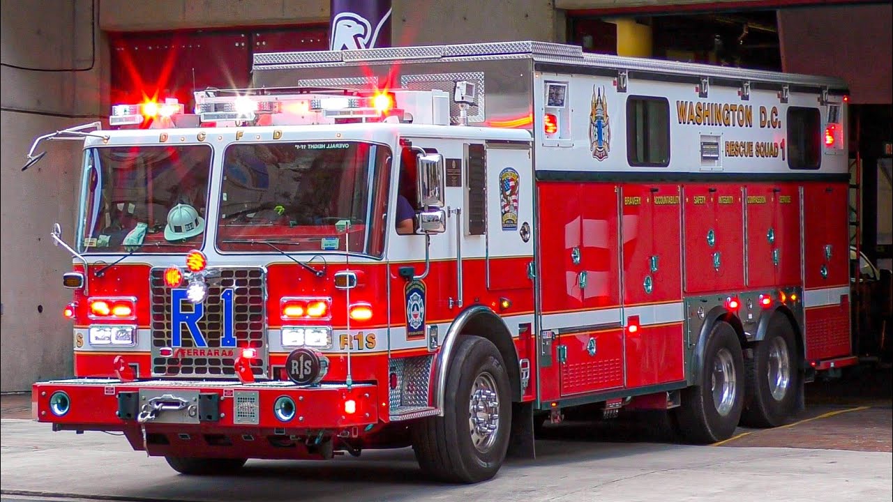 DCFD Rescue Squad 1 Responding x2