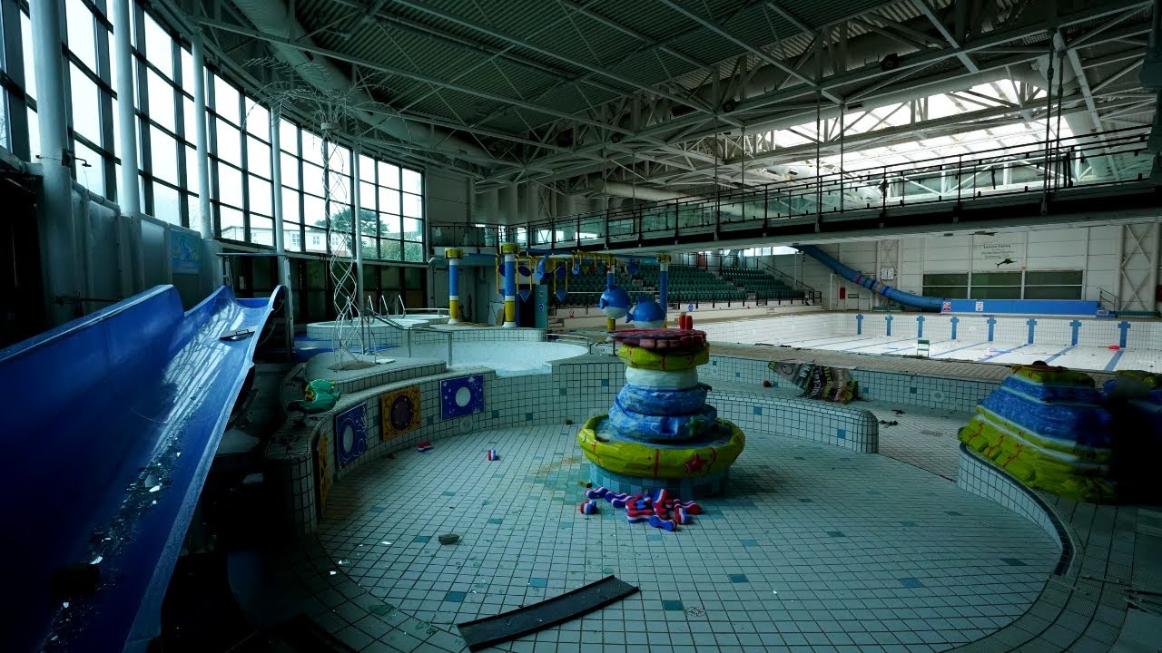 Exploring Abandoned Leisure Centre | Escape Rooms & Play Zone