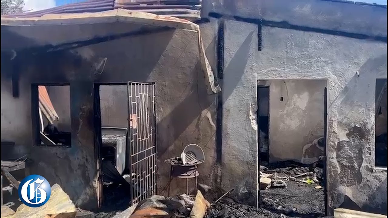 В Денби пожар уничтожил дом с четырьмя спальнями.