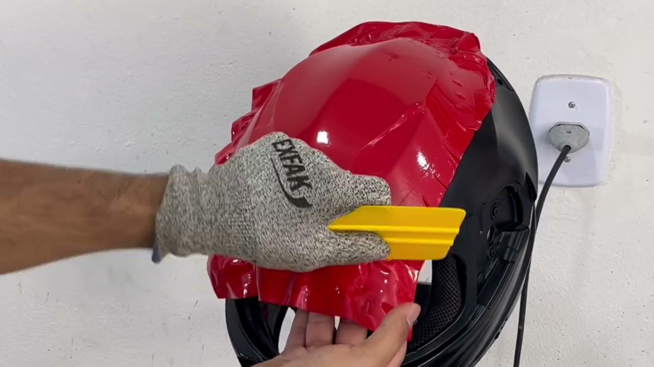 Como colar adesivo do capacete norisk