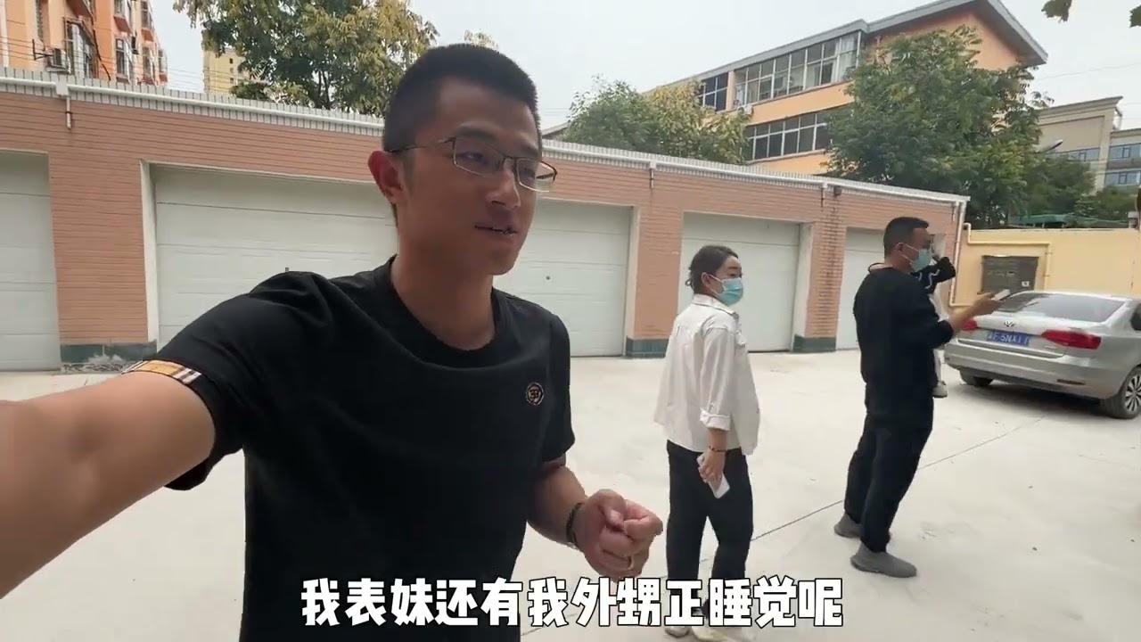 小伙又当舅舅了，直接开车过去送金首饰，没想到最后连面都没见着 #当舅舅的感受 #苹果熟了