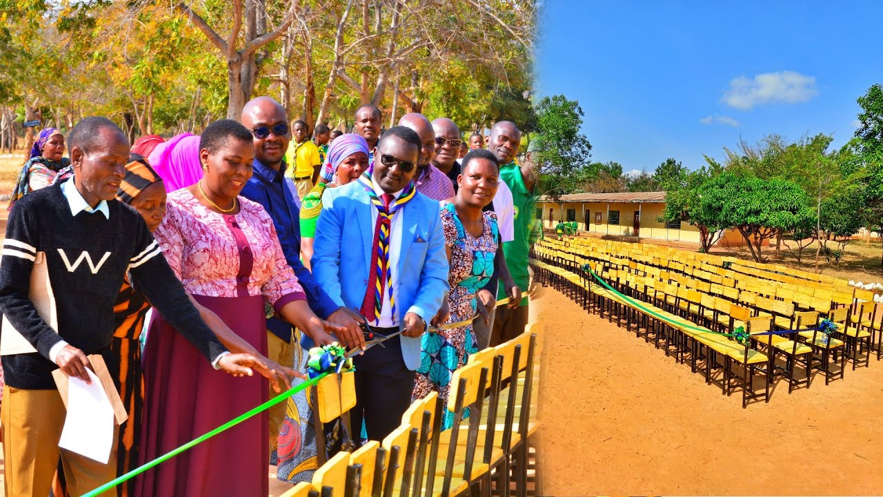 Wazawa wa Iringa Waishio Dar es salaam Wakabidhi Viti 254 Shule ya Sekondari Kiwele Kalenga Iringa