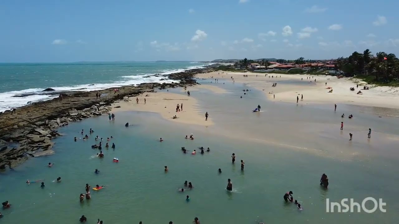 Voei de drone sobre uma das praias mais lindas do Brasil 😱🌊