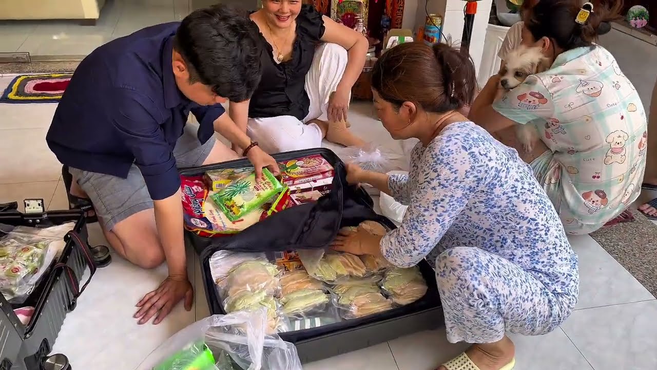 Khoảnh Khắc Xúc Động! Gia Đình Chị Em Sinh 3 Tiễn Anh Rể Đi Làm Nước Ngoài, Cả Nhà Lưu Luyến