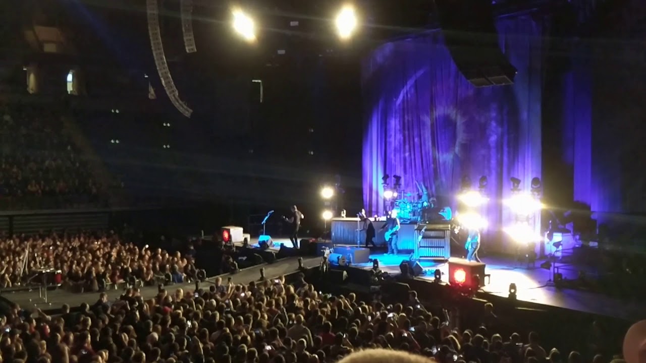 Breaking Benjamin - Imperial March/Schism/Smells Like Teen Spirit/Walk - Live