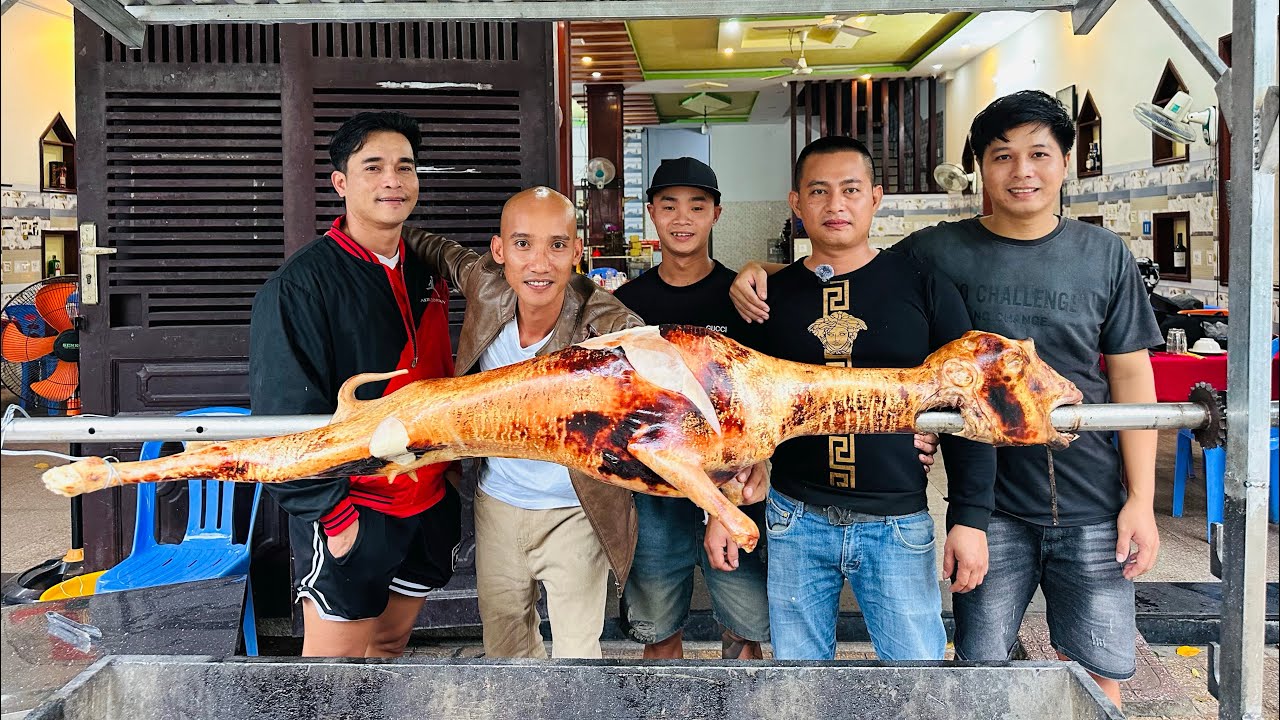 Thưởng Thức M&oacute;n D&ecirc; Quay T&ugrave;ng Xẻo - To&agrave;n Đen Sơn Dược Vlog