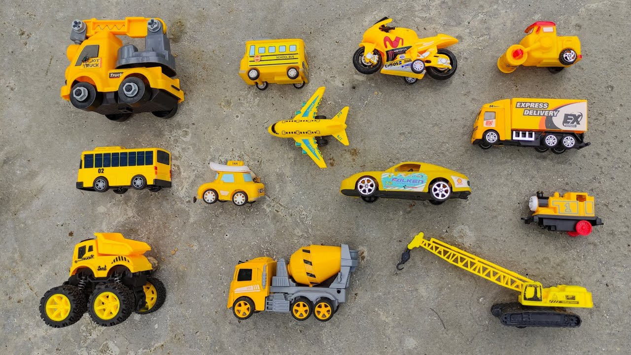 Mencari Mainan Mobil Warna Kuning, Truk Molen, Mobil Balap, Crane, Tayo, Excavator dan Truk Monster