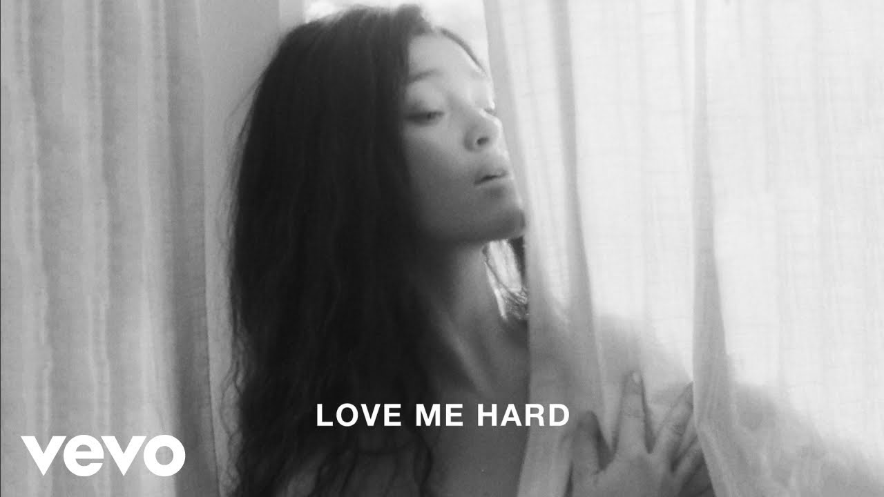 Elley Duh&eacute; - LOVE ME HARD (Audio)