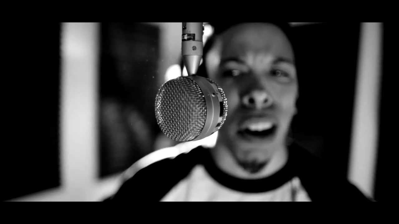 YOUNG DE aka DEMRICK FT. B-REAL - 