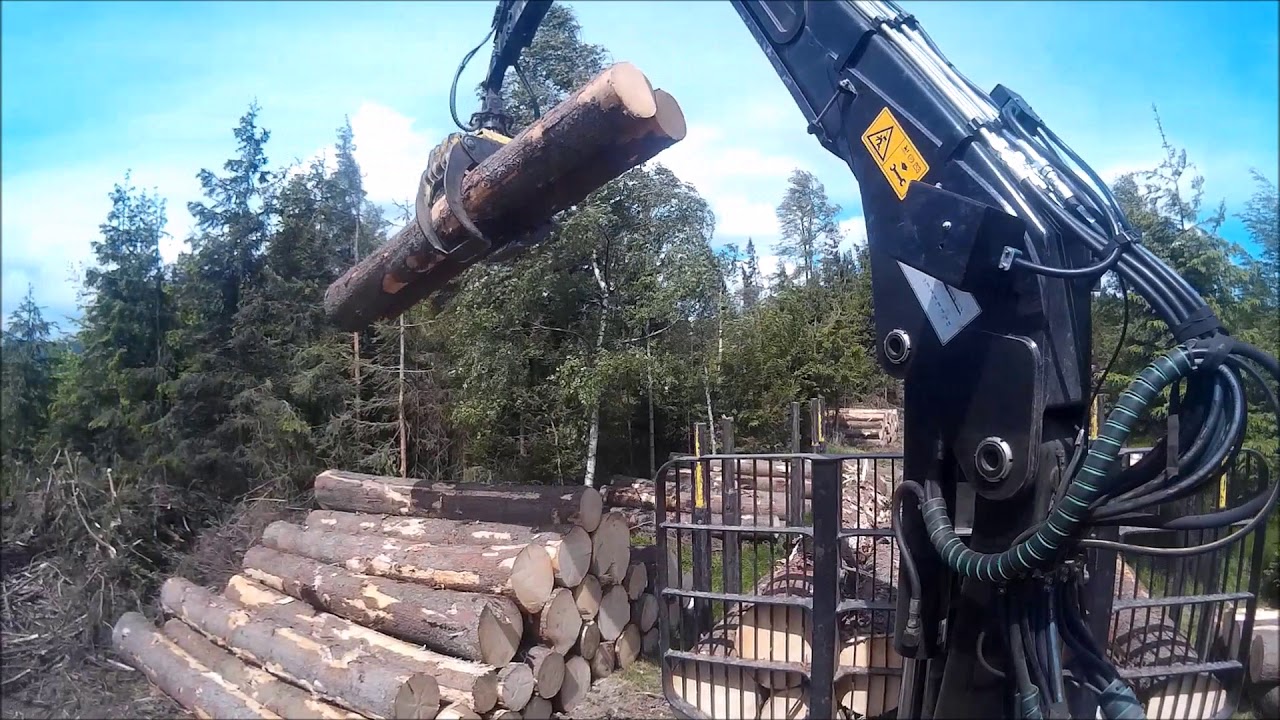 John Deere 1210G - unloading (2)
