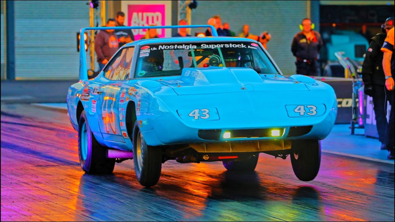 9 Second Hemi Superbird (in car view)
