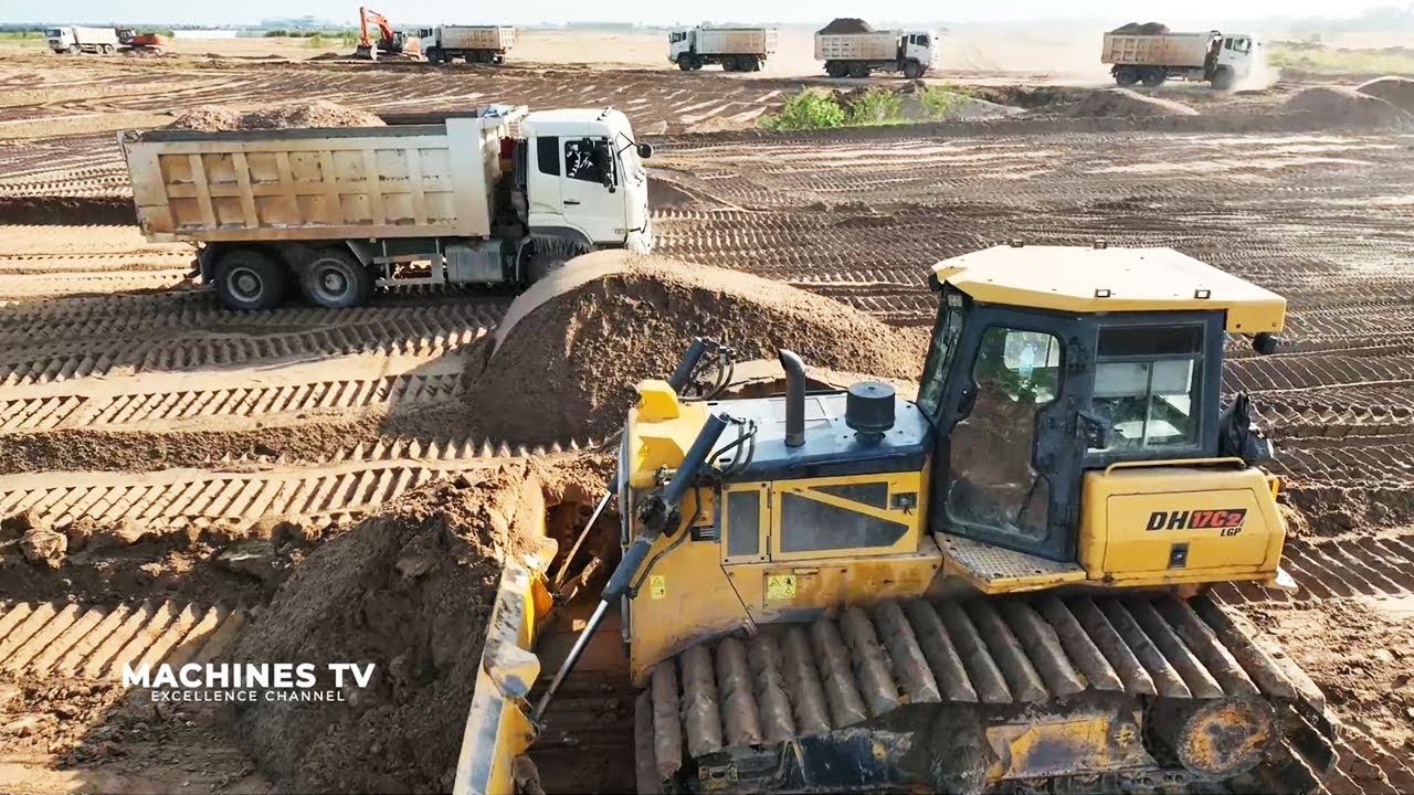 Smooth Operation Bulldozer Paver Leveling Sand  Long Moving Strong Dozer Machines Skills Operator
