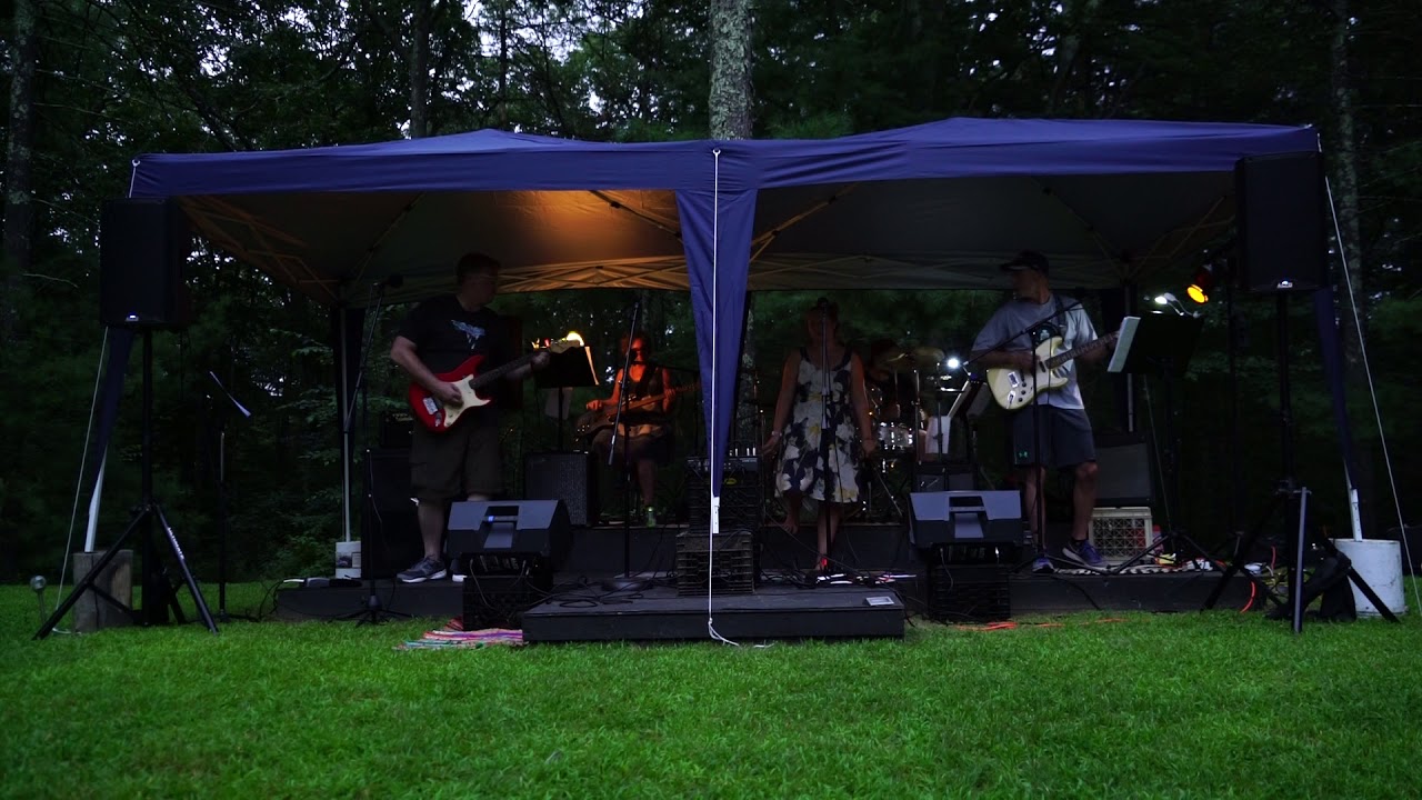 The Backyard Band performing Beds are Burning (Midnight Oil)