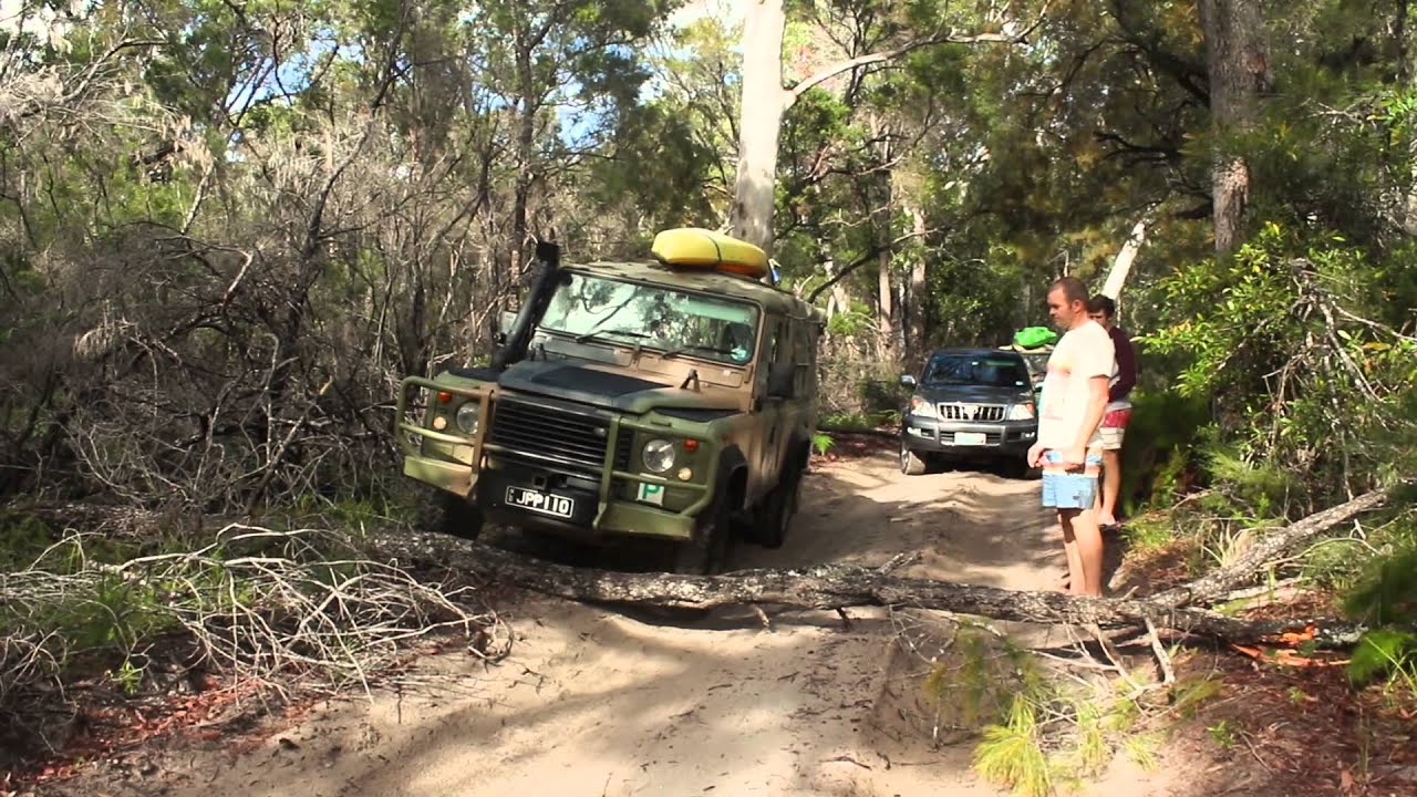Fraser Island 2015 4WD (Land Rover Perentie)
