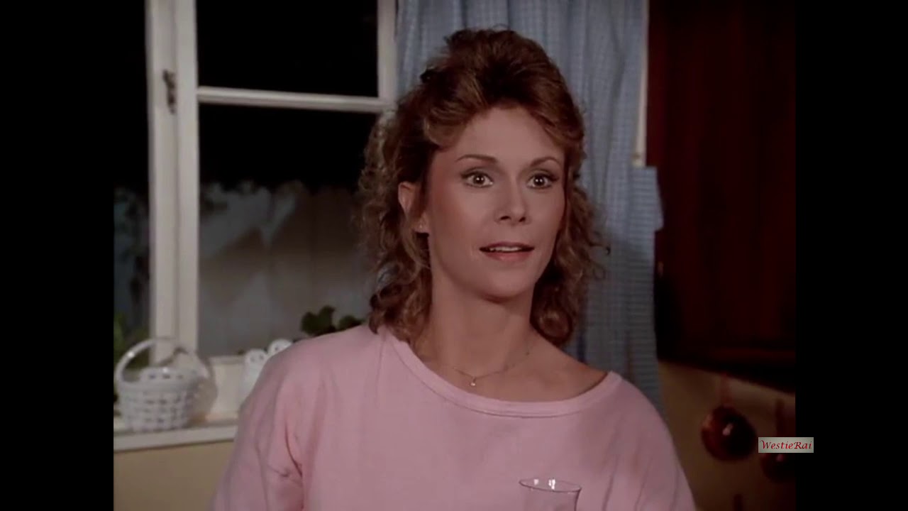 Secretly - a Scarecrow and Mrs King video