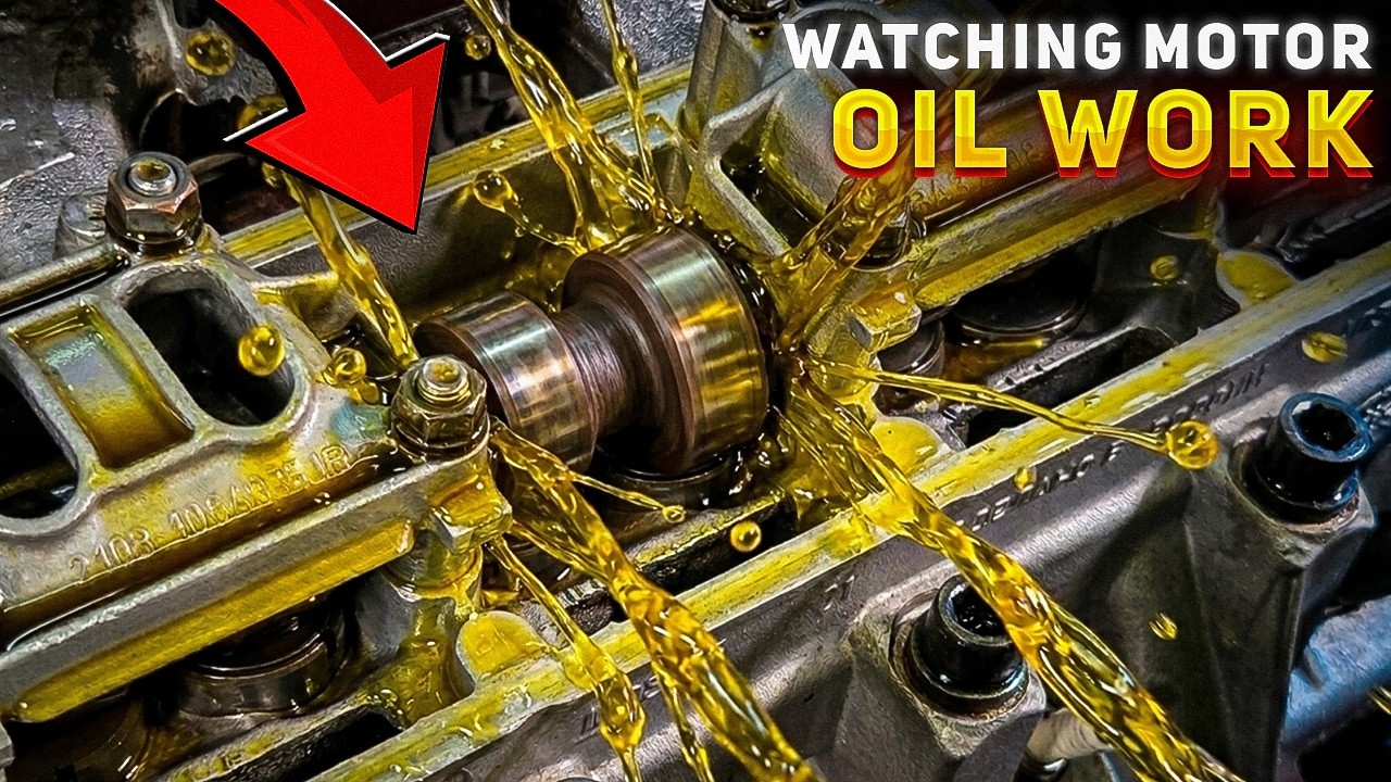 Наблюдение за смазкой двигателя маслом в замедленной съемке (при снятой крышке клапанов и масляно...