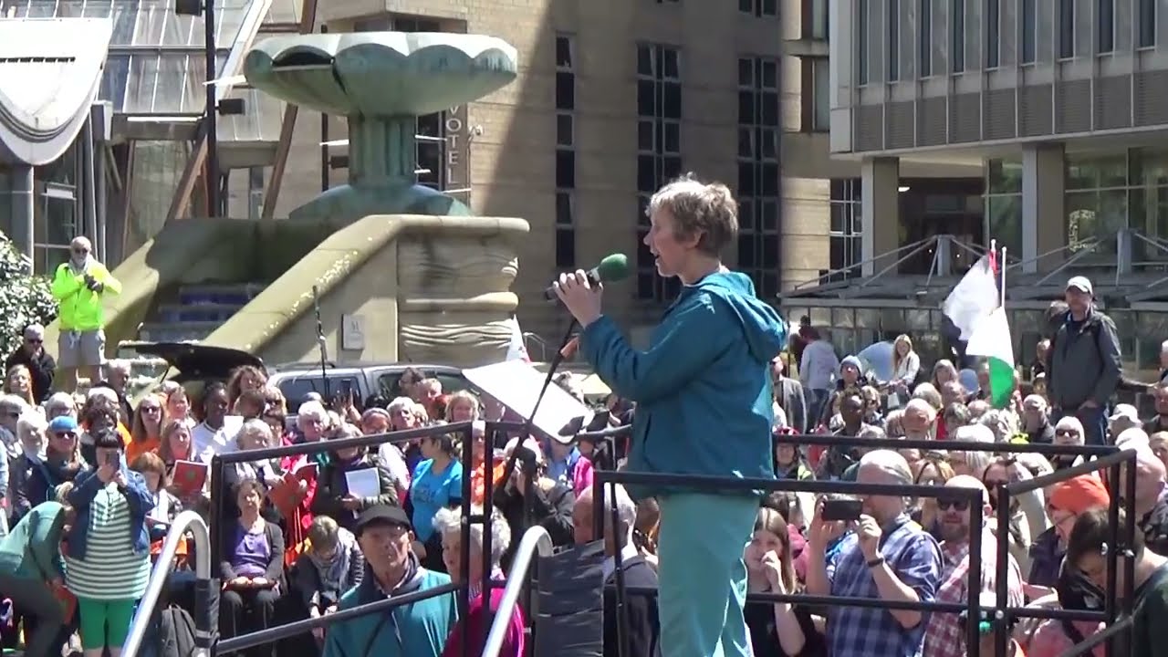 One Song One Dance One World One Chance at the mass sing of the Sheffield Street Choir Festival