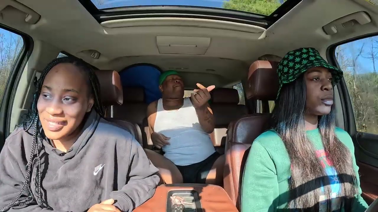 SPRAYING FART SPRAY & LOCKING THE WINDOWS PRANK ON SIBLINGS (EXTREMELY HILARIOUS)