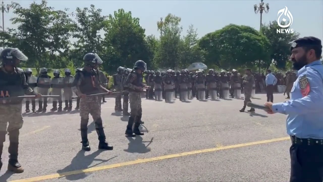 Security High Alert in Islamabad - Police in Action | Long March | Aaj News