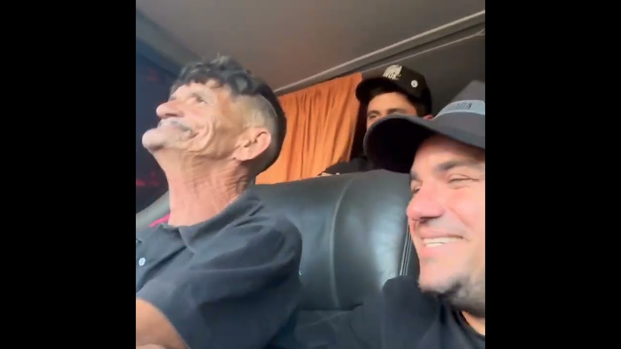 JÚNIOR VIANNA LEVA LUIZINHO DO CINTO MAIS ELE NO ÔNIBUS